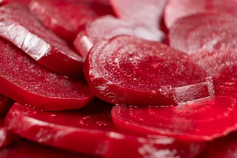 Texture of boiled red beetroot cut into slices Foto stock