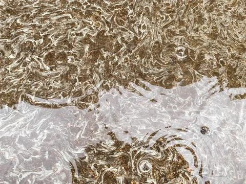 Texture, epoxy mixed in layers. white and gold resin paint, abstract backgrou Stock-Fotos