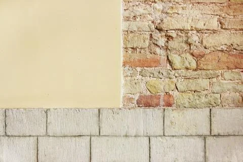 The texture of the historic bricks of the Gatchina Palace building is the 17t Free Stock Photos