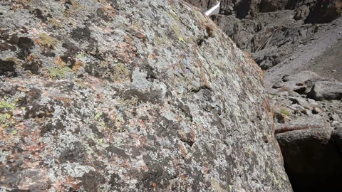 The texture of the mountain stone overlooking the rocks 動画素材 103967481