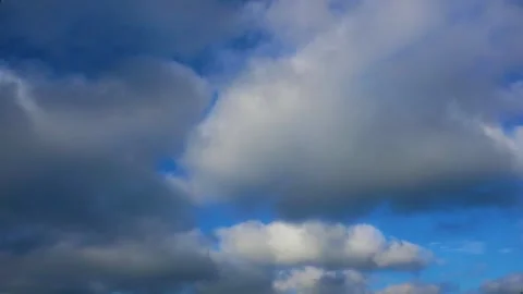 Textured clouds are flying across the sky. Timelapse Stock Footage 341815071