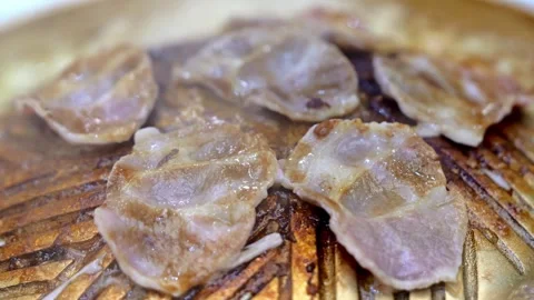 Thai BBQ Moo Kratha Grilling on Hot Pan 库存影片 344400496
