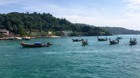 Thai boat at Phi Phi Island Stock Footage 92585760