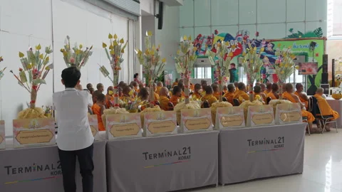Thai Buddhist Monks Sit &amp; Wait, Indoor Ceremony, Paper Money Baht Tree On Table Stockbeeldmateriaal 247578032
