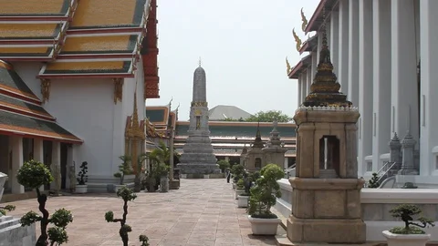 Thai Buddist Courtyard Stock Footage 129810998