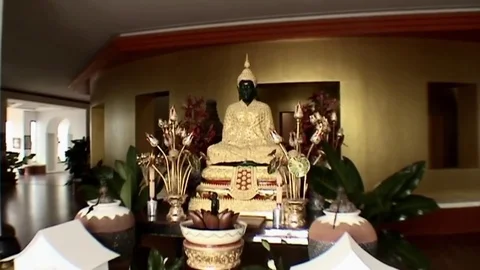 Thai Budha in Gold dressing Video stock 81867158