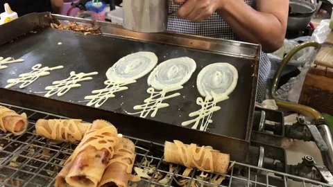 Thai cook makes pancake cookie 스톡 동영상 76941498
