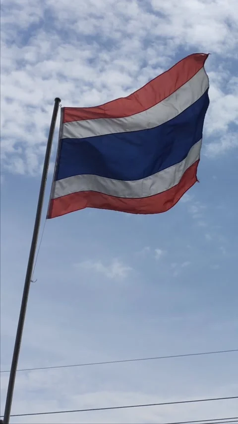 The Thai flag is fluttering on the sky vertical 4k background 스톡 동영상 233889600