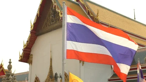 Thai flag in slowmotion, Wat Pho Temple - Bangkok, Thailand Stock-Footage 87044789