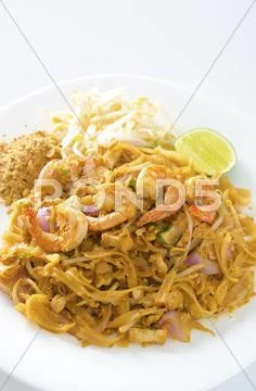 Thai food style , stir-fried rice noodles (pad thai) Stock Photos