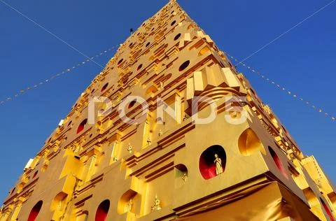 Thai golden Bodh Gaya Stock Photos
