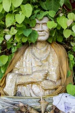 Thai monk statue in temple Stock-Fotos