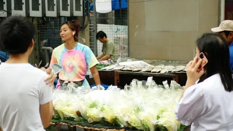Thai salt crusted grilled fish, Nile Tilapia Oreochromis niloticus freshwater 스톡 동영상 341475546