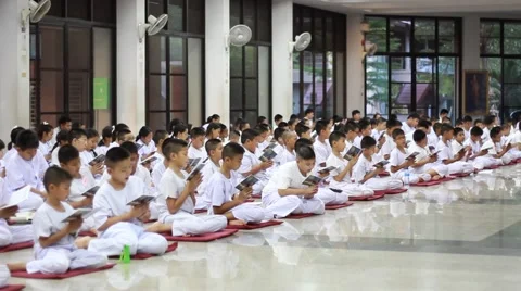 Thai student chant buddhism. Stock Footage 51152550