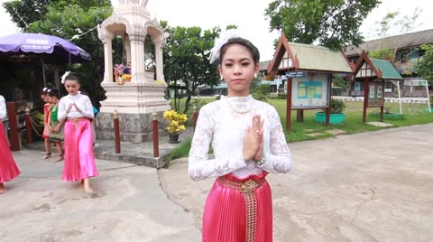 Thai student elementary school, thai Dance in pieamsuwan school Stock Footage 64343479