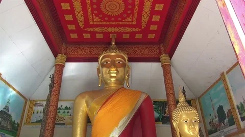 Thai-style gold Buddha Vídeo Stock 77039705