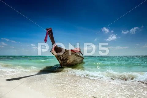 Thai temple built in the ark on the tropic Stock Photos