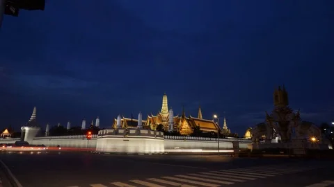 Thai Temple in city Timelapse Stock Footage
