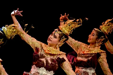 Thai young dancers Stock Photos