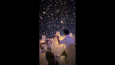 Thailand: Floating lantern mishap during festival in Chiang Mai, Thailand... Stock Footage 321301574