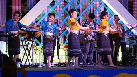 Thailand’s Traditional dance Видео 107725109