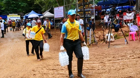 Tham Luang Cave Rescue base Camp Supplies Delivered 스톡 동영상 98361206