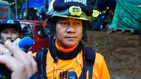 Tham Luang Cave Rescue Worker 스톡 동영상 98359563
