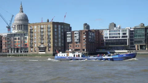 Thames boats Video stock 249679810