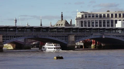 Thames River and Blackfriars Bridge, London, Stock Footage 71914254
