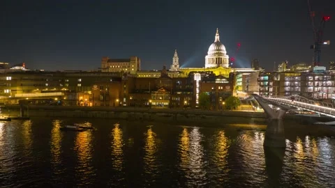 Thames river and St. Paul's Cathedral at night Vídeos de archivo 201913060