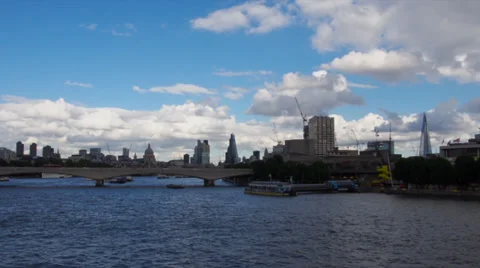 The Thames River in London in Timelapse with Clouds and Boats Video stock 34261806