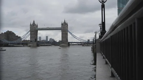 Thames river with the Tower Bridge on a cloudy day. Stock Footage 303459642