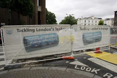 Thames Water Replace Victorian Mains In Warwick Avenue And Area Picture By Glenn Foto stock