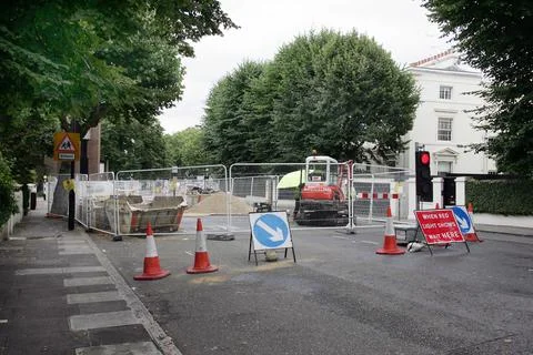 Thames Water Replace Victorian Mains In Warwick Avenue And Area Picture By Glenn Stock Photos