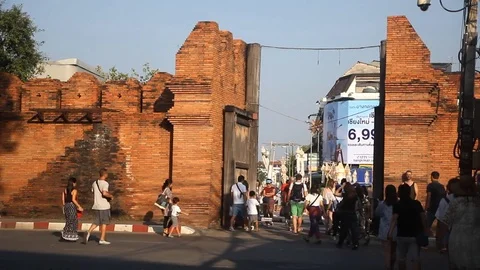 Thapae Gate, Thapae Gate the main gate of old city area of Chiang Mai. Video stock 83566123