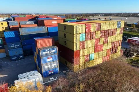  Themenbild Deutsche Wirtschaft,Export / Containerdepot Container,Kloiber ... Stock Photos