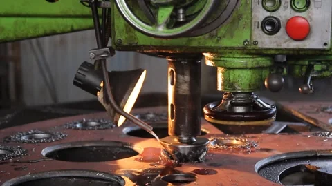 There are metal-cutting machines in the machine shop..Huge lathe in operation. A 動画素材 147156853