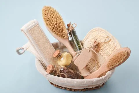There are various accessories for the spa and bath on a light blue background 库存照片