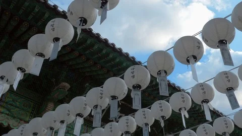There are white lanterns to Buddha's offerings Stock Footage 85384773