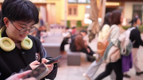 There is a stall on public roads on weekends in Shanghai, China. Women in their Vídeo Stock 300925845