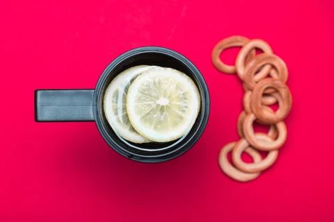 Thermo mug with tea Foto stock