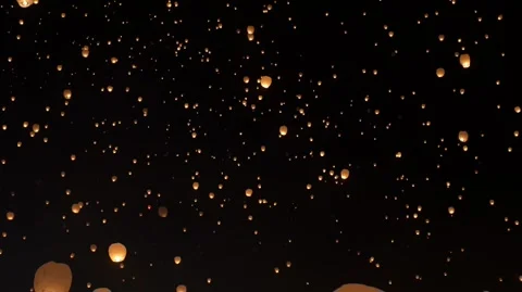 Thermodynamics of Flight: Kongming Lanterns 库存影片 339268162