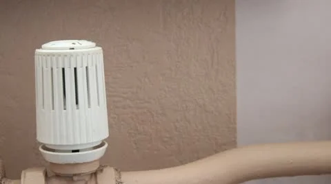 Thermostat. Temperature controller radiators Stock Footage