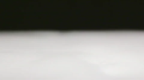 Thick Bubbling Mist Hangs Cascades Over Edge LOOP Vidéo 811517