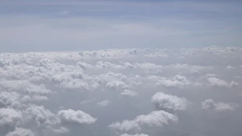 Thick cloud above the beautiful ocean of clouds over sea ocean coast landsc.. Video stock 240896195