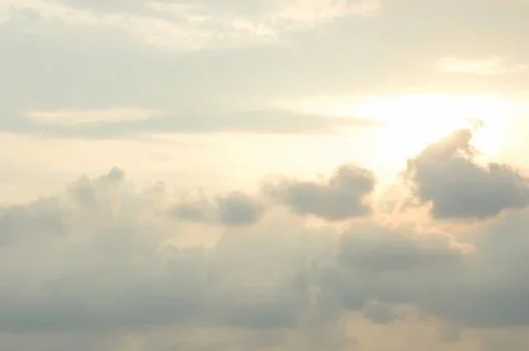 Thick clouds in the evening sky before sunset. Foto stock