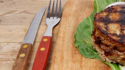Thick hot beef meat hamburger lunch on wood Vídeos de archivo 68857827