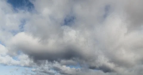 Thick Wispy Clouds Blue Sky Timelapse 4K Stock-Footage 113908411