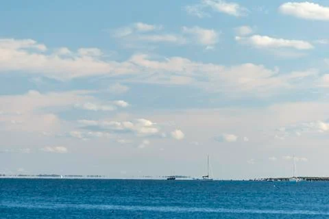 Thin clouds over Buzzards Bay Foto stock