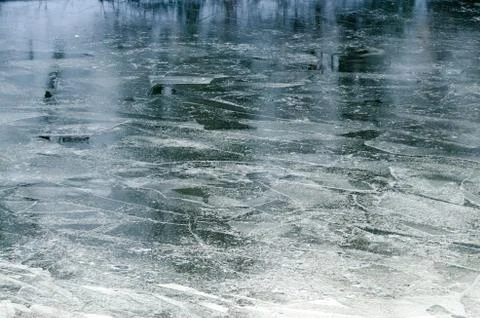 Thin ice sheets on the Spree in Berlin Foto stock